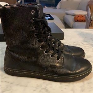 Leyton Dr Martens size 8 used boots
